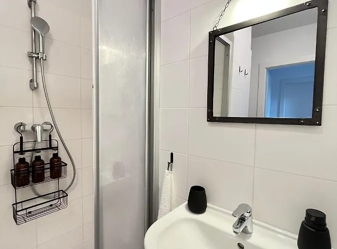 Penthouse Near Station With Free Parking Apartamento Viena