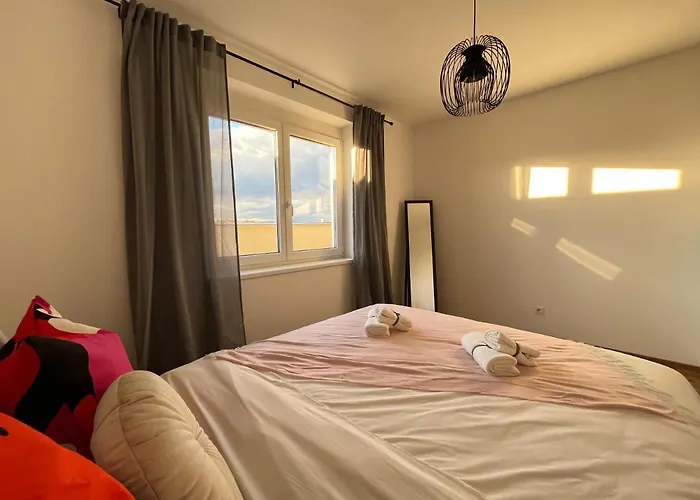 Penthouse Near Station With Free Parking Apartamento Viena