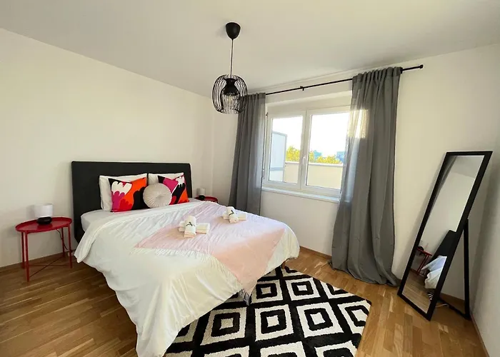 Penthouse Near Station With Free Parking Apartamento Viena