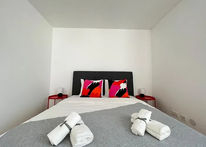 Penthouse Near Station With Free Parking Apartamento *